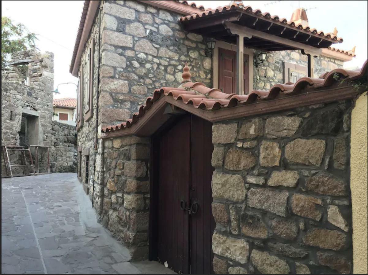 Wood And Stone In The Path Of Lava Antissa Exterior foto