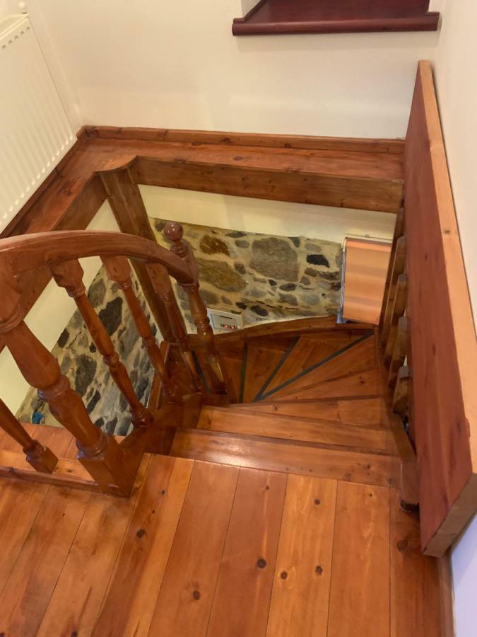 Wood And Stone In The Path Of Lava Antissa Exterior foto